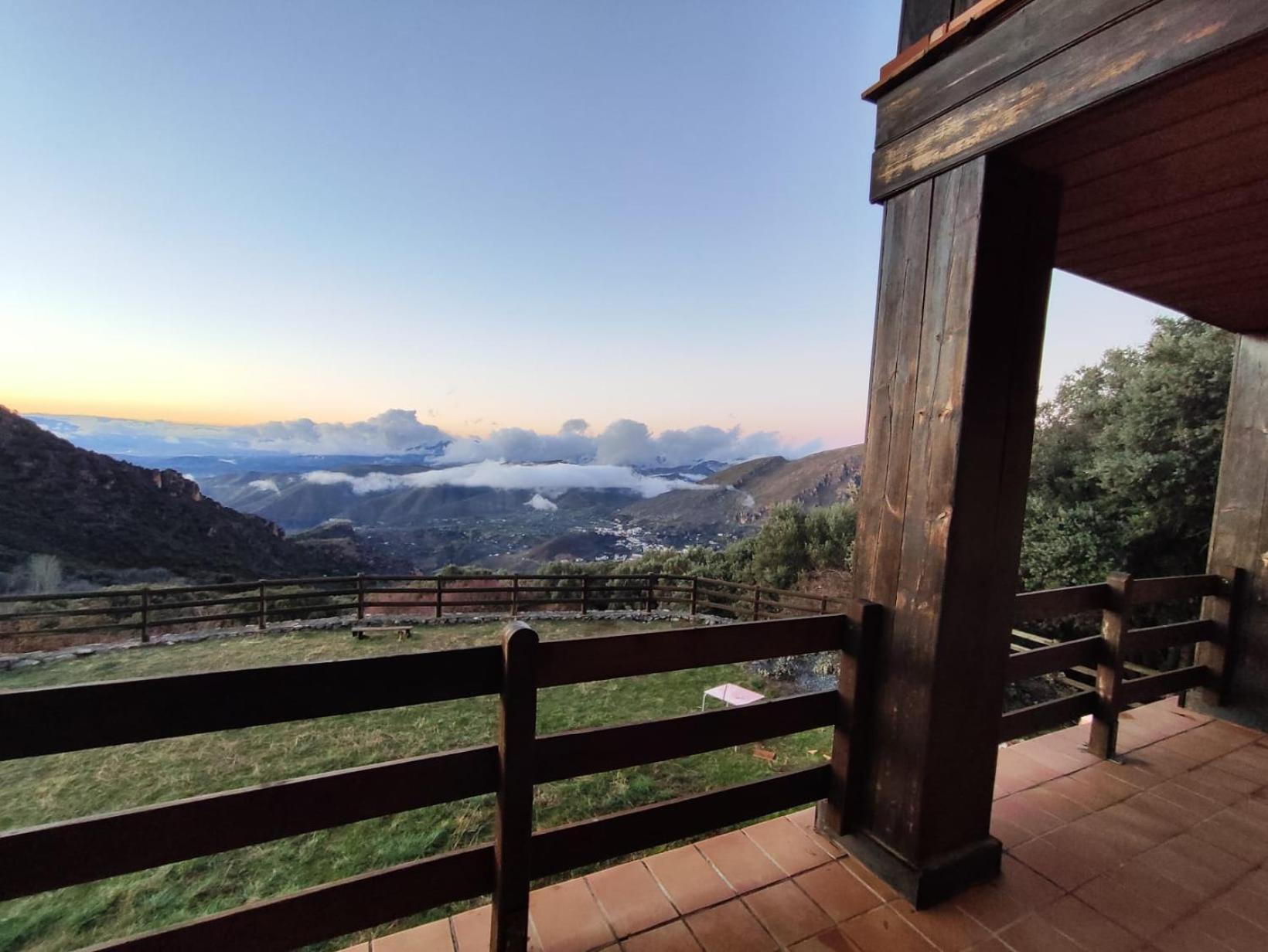 Refugio Del Aguila "Casa Diaman" Guest House Guejar Sierra Ngoại thất bức ảnh